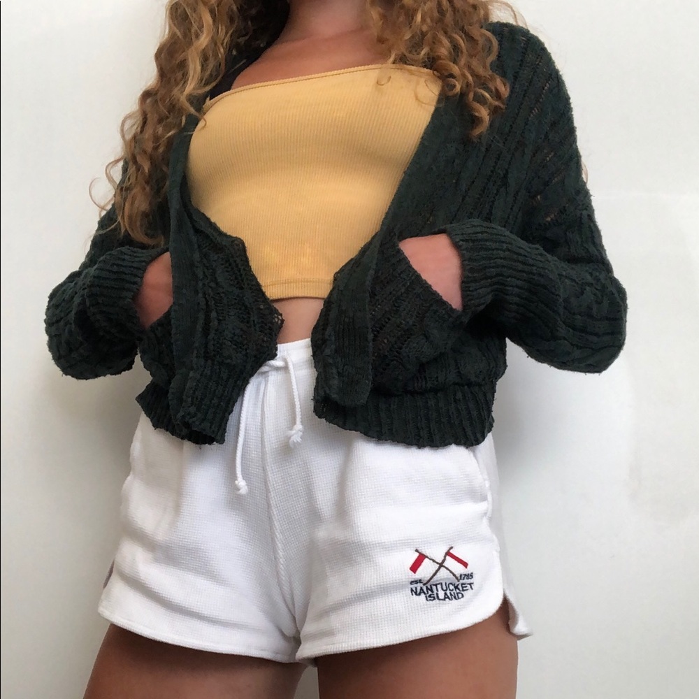 Subdued Dark green light knit sweater